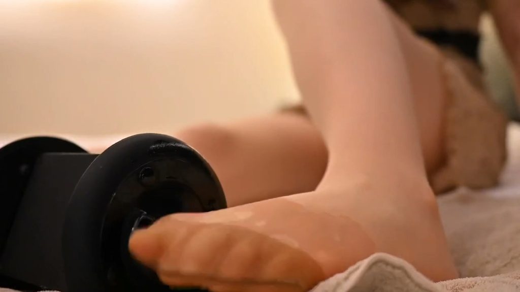 专属视频-【ASMR】jio按摩你的耳朵 ストッキングを履いたまま…【耳ズボ睡眠導入Foot oil massageEar pick with toes3dioOL】