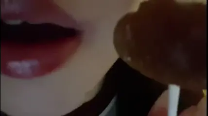 ASMR_困困不困 山楂棒棒糖-boKE