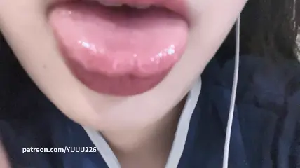 ASMR_YUUU_镜头舔舔性感的舌头-boKE
